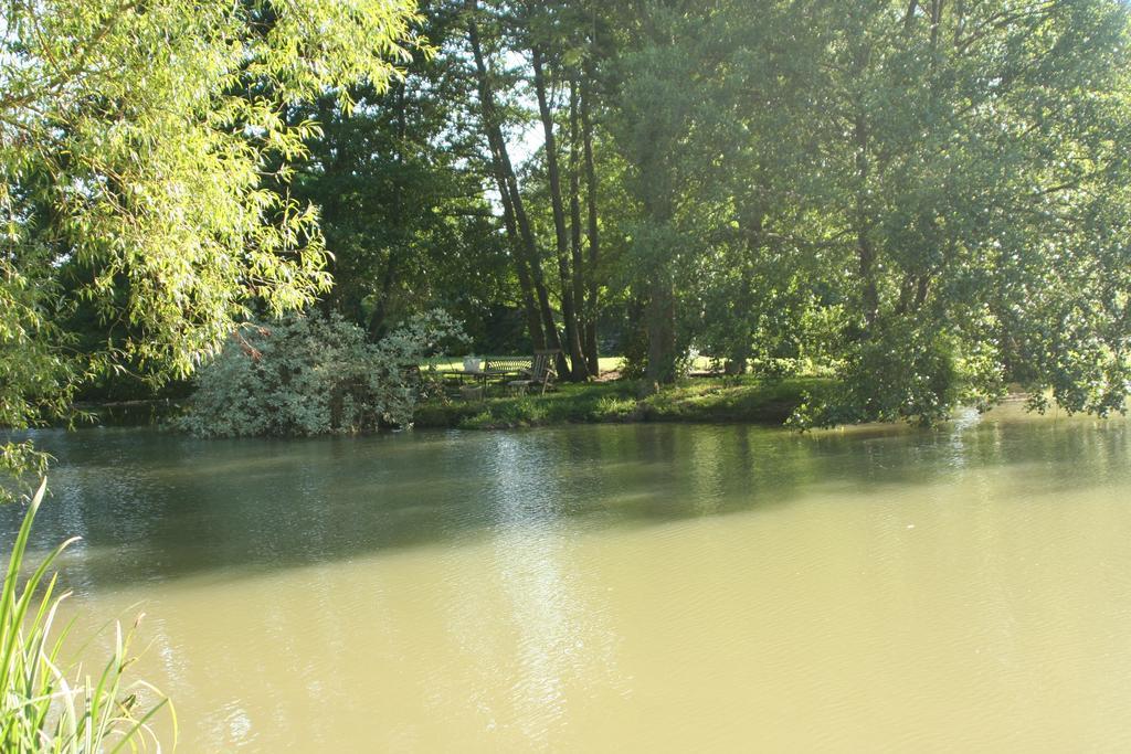 Le Petit Moulin Faverelles Exterior foto